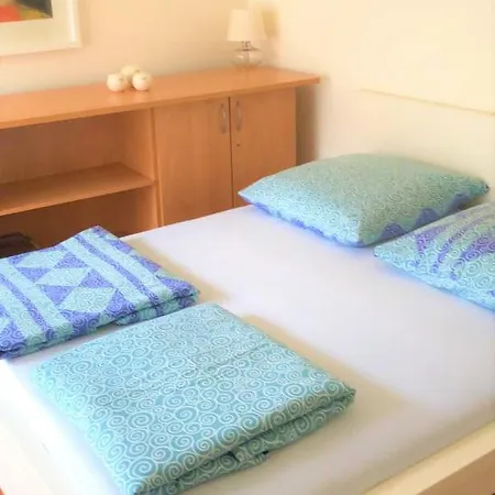 Komfortable 2-Zimmer Ferienwohnung in Rorschacherberg mit schöner Aussicht, inklusiv Tiefgaragenplatz Apartment Rorschacherberg